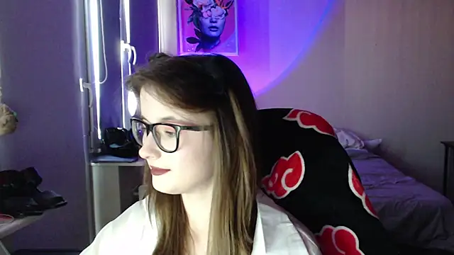LunaXcherry online show from May 26, 2026, 5:44 pm