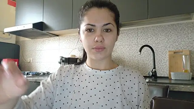 Snapshot of Sofimoon26 chatting on February 14, 2026, 9:53 am Sofimoon26 online show from February 14, 2026, 9:53 am