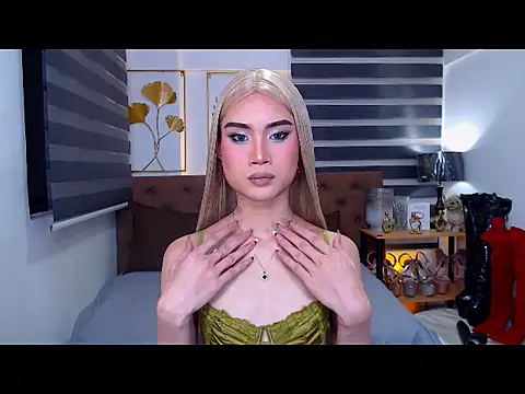 Snapshot of JuicyCockThea chatting on May 26, 2026, 2:15 pm JuicyCockThea online show from May 26, 2026, 2:15 pm