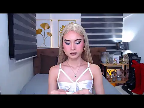 Snapshot of JuicyCockThea chatting on May 21, 2026, 12:13 pm JuicyCockThea online show from May 21, 2026, 12:13 pm
