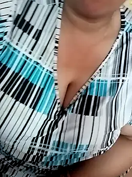 Snapshot of Simran_008 chatting on July 10, 2026, 4:23 am Simran 008 online show from July 10, 2026, 4:23 am