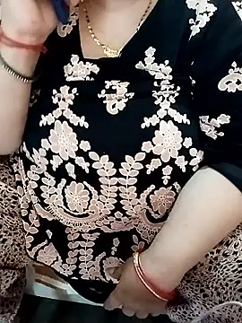 Snapshot of Simran_008 chatting on February 27, 2026, 3:40 am Simran 008 online show from February 27, 2026, 3:40 am