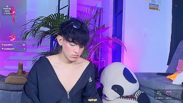 max femboy online show from May 5, 2026, 10:46 pm