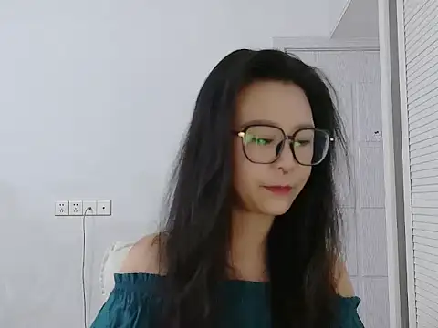 yunchui0101 online show from February 22, 2026, 5:43 am