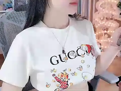 Snapshot of Agnelyn___ chatting on July 24, 2026, 11:23 pm Agnelyn online show from July 24, 2026, 11:23 pm