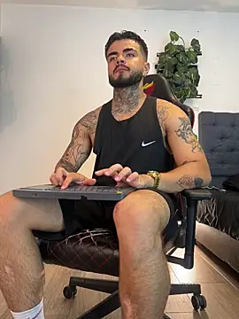 Benjii Carter1 online show from June 3, 2026, 3:40 am