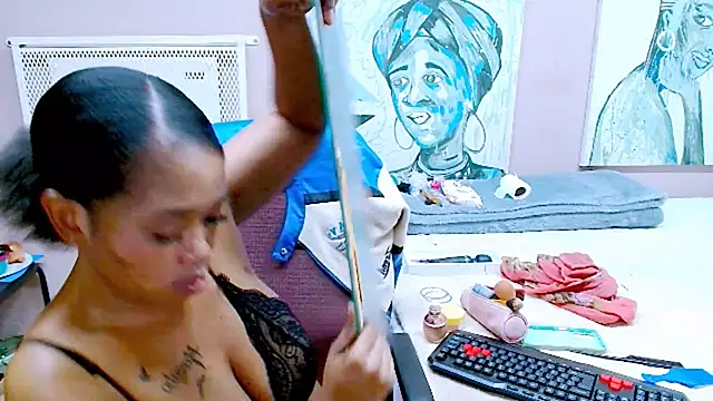 Snapshot of TyraHotxxx chatting on May 23, 2026, 6:12 am TyraHotxxx online show from May 23, 2026, 6:12 am
