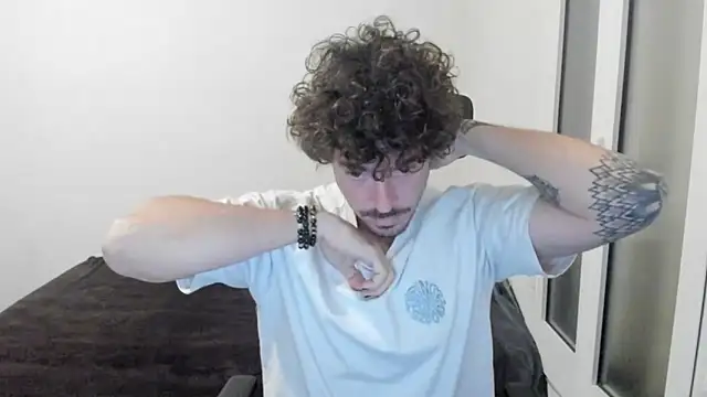 Snapshot of joaquin420_hot chatting on February 24, 2026, 5:19 am joaquin420 hot online show from February 24, 2026, 5:19 am