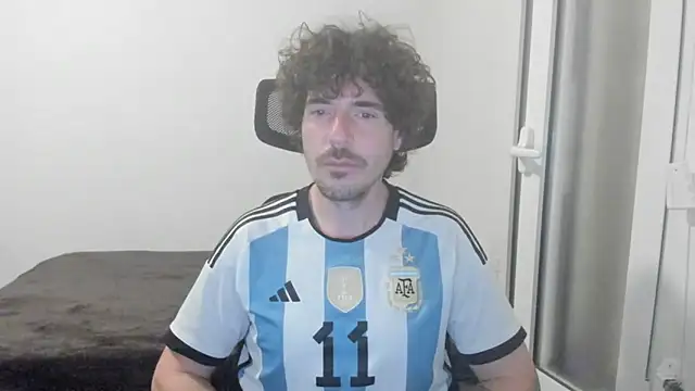 Snapshot of joaquin420_hot chatting on February 20, 2026, 6:26 am joaquin420 hot online show from February 20, 2026, 6:26 am