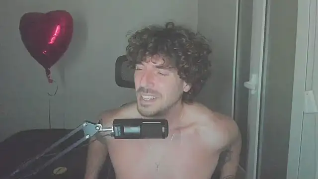 Snapshot of joaquin420_hot chatting on February 13, 2026, 10:43 pm joaquin420 hot online show from February 13, 2026, 10:43 pm