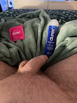 Snapshot of Thomascrtz chatting on February 22, 2026, 10:33 pm Thomascrtz online show from February 22, 2026, 10:33 pm