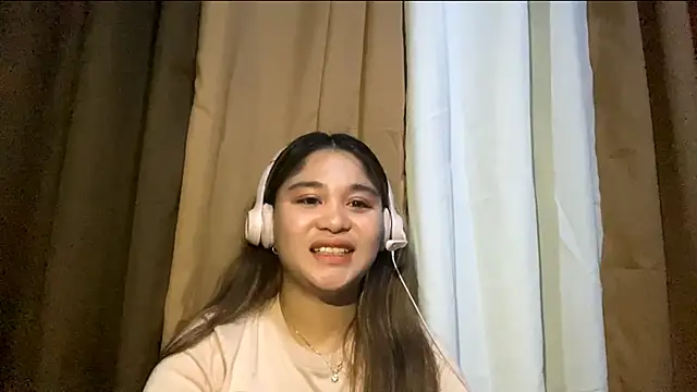Snapshot of LeeanneBakeley chatting on February 14, 2026, 12:49 pm LeeanneBakeley online show from February 14, 2026, 12:49 pm