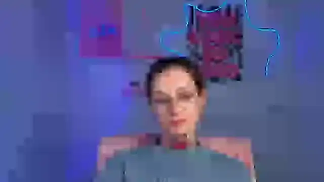 Esmi Winter online show from February 15, 2026, 6:14 am