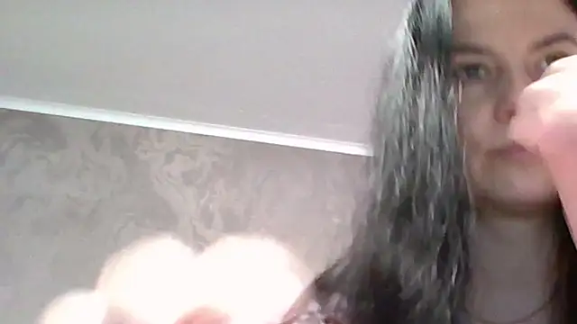 Clover Shine online show from April 24, 2026, 4:42 pm