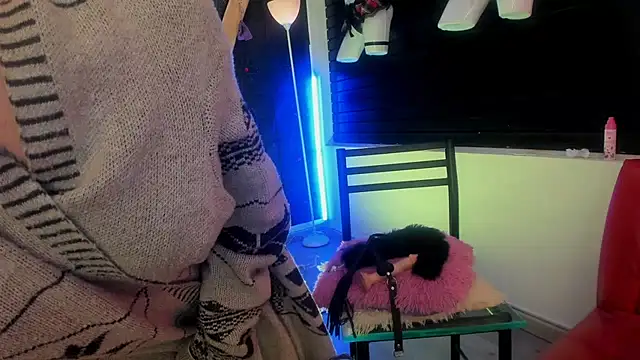 Snapshot of kitty_gang_ chatting on February 10, 2026, 1:21 pm kitty gang online show from February 10, 2026, 1:21 pm