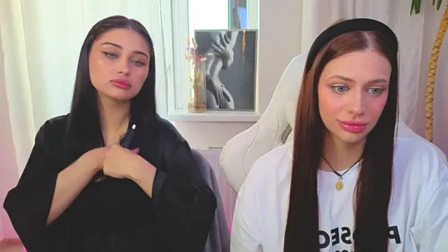 Sofia Plump online show from April 15, 2026, 10:21 am