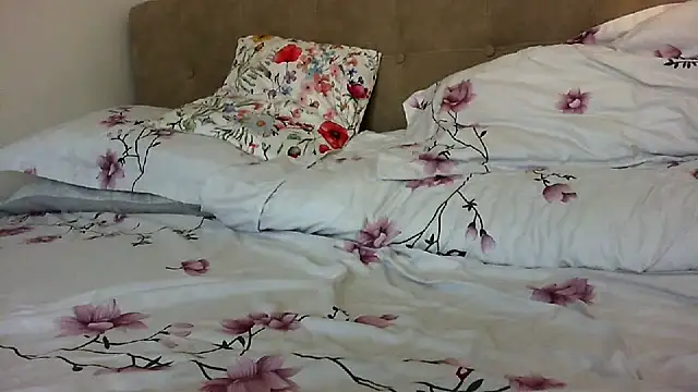 elyseblue online show from April 5, 2026, 4:13 pm