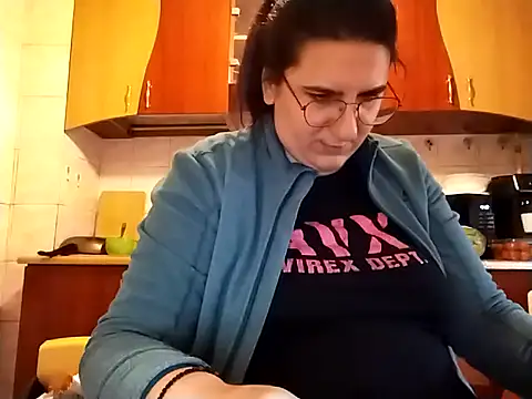 Snapshot of dana92vat chatting on February 27, 2026, 1:22 pm dana92vat online show from February 27, 2026, 1:22 pm