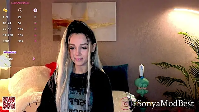 Sonya-Love online show from February 13, 2026, 10:37 am