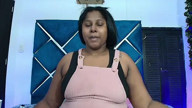 AlexaRousse4u online show from June 15, 2026, 11:15 pm
