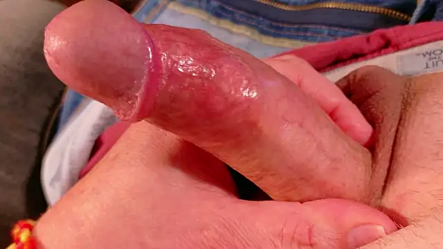 Littlebits1234 online show from April 10, 2026, 3:52 pm