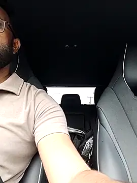 Snapshot of shineboy28 chatting on February 15, 2026, 2:34 am shineboy28 online show from February 15, 2026, 2:34 am