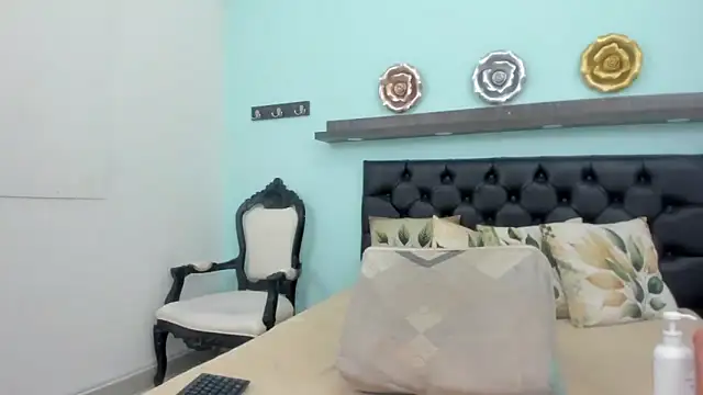 Sexy ebony 1 online show from March 18, 2026, 11:13 am