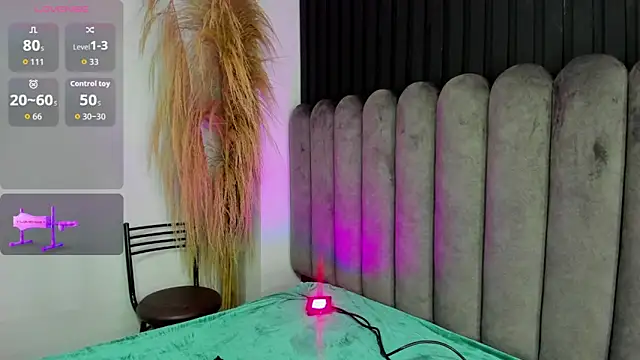 Lanadelrey 1 online show from April 3, 2026, 12:11 pm