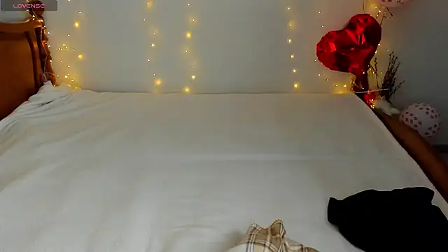 milanasky5 online show from March 1, 2026, 7:03 pm