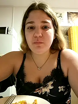 Snapshot of Dulcexpecado chatting on March 1, 2026, 11:27 pm Dulcexpecado online show from March 1, 2026, 11:27 pm