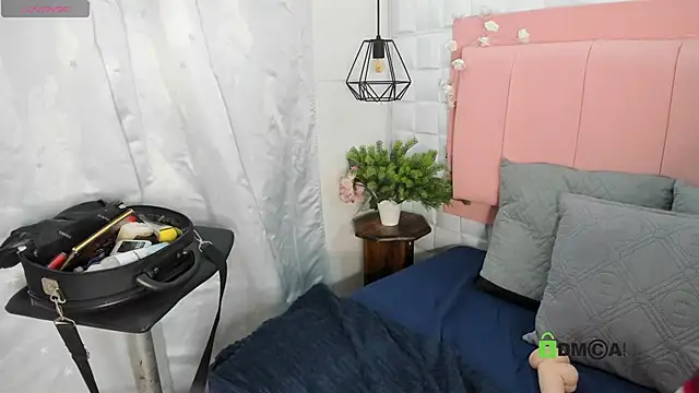  Victoria milf  online show from April 17, 2026, 8:00 pm