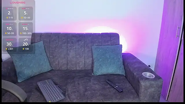 velmoon online show from February 26, 2026, 7:36 pm