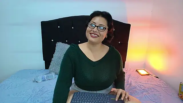 Angelic 17 online show from February 22, 2026, 12:46 am