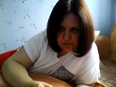 LockyCharm111 online show from May 17, 2026, 9:31 am