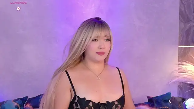 Hannah-Prada online show from April 17, 2026, 12:19 pm