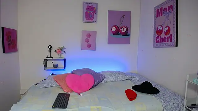 Snapshot of AnnyCotton chatting on April 22, 2026, 7:31 pm AnnyCotton online show from April 22, 2026, 7:31 pm