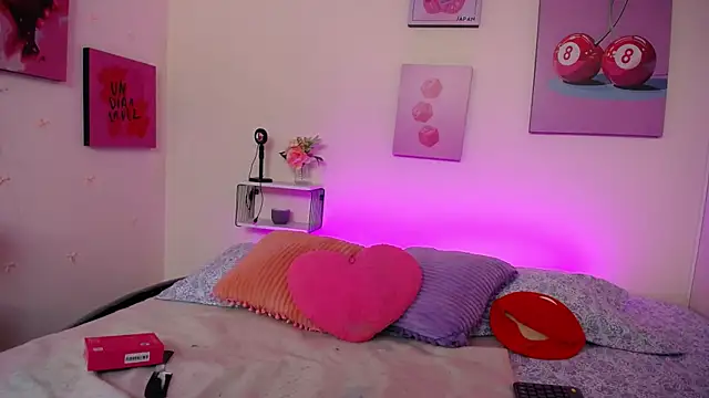 Snapshot of AnnyCotton chatting on April 20, 2026, 7:37 pm AnnyCotton online show from April 20, 2026, 7:37 pm