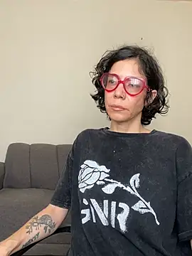 Snapshot of JeanneDuval8888 chatting on May 19, 2026, 10:39 pm JeanneDuval8888 online show from May 19, 2026, 10:39 pm