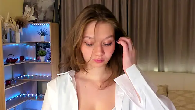 HolliBillig online show from April 14, 2026, 7:19 pm