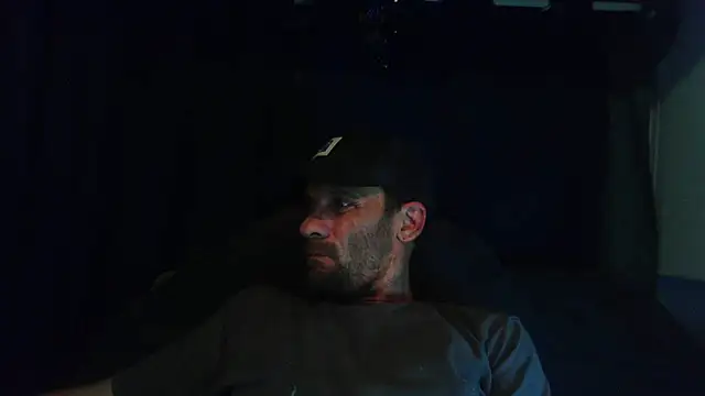 Snapshot of CharmedMoment62 chatting on March 1, 2026, 4:34 am CharmedMoment62 online show from March 1, 2026, 4:34 am