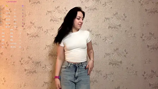 Snapshot of ShawnaBree chatting on February 16, 2026, 8:18 pm ShawnaBree online show from February 16, 2026, 8:18 pm