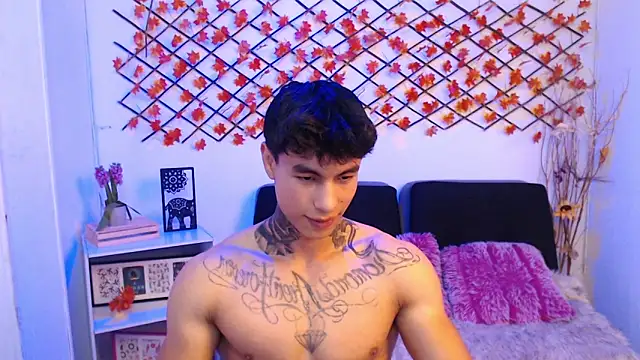 Snapshot of IanWest_ chatting on June 2, 2026, 4:18 pm IanWest online show from June 2, 2026, 4:18 pm