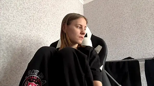 Snapshot of Sweety_Burger chatting on February 25, 2026, 12:05 pm Sweety Burger online show from February 25, 2026, 12:05 pm