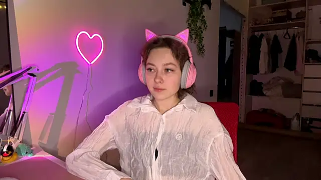 Snapshot of SlunkRear chatting on February 15, 2026, 10:09 pm SlunkRear online show from February 15, 2026, 10:09 pm