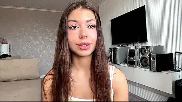 You Club Winx online show from April 12, 2026, 7:22 am