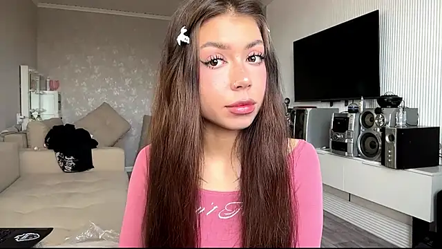 You Club Winx online show from April 4, 2026, 7:04 am