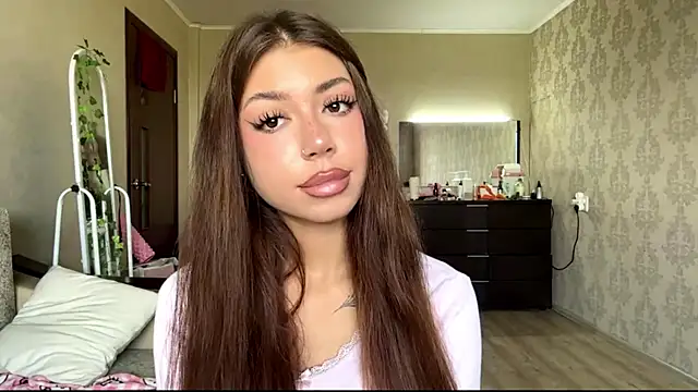Snapshot of You_Club_Winx chatting on June 14, 2026, 7:31 am You Club Winx online show from June 14, 2026, 7:31 am