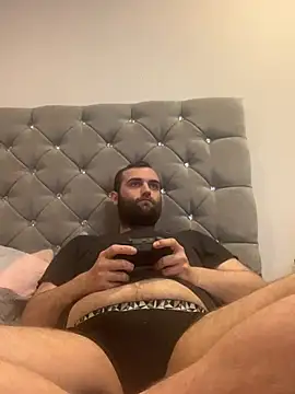 Snapshot of Mr_Findom chatting on March 25, 2026, 3:06 am Mr Findom online show from March 25, 2026, 3:06 am