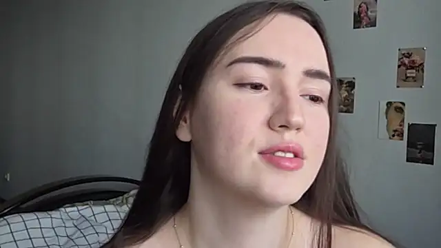 RedginBluebersky online show from April 7, 2026, 7:21 am