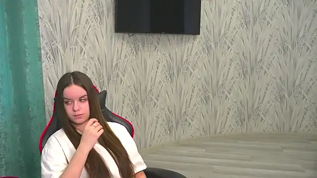 Snapshot of MarenCalarco chatting on February 12, 2026, 10:26 am MarenCalarco online show from February 12, 2026, 10:26 am